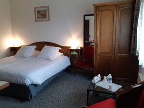 Superior Double or Twin Room | Minibar, in-room safe, desk, soundproofing