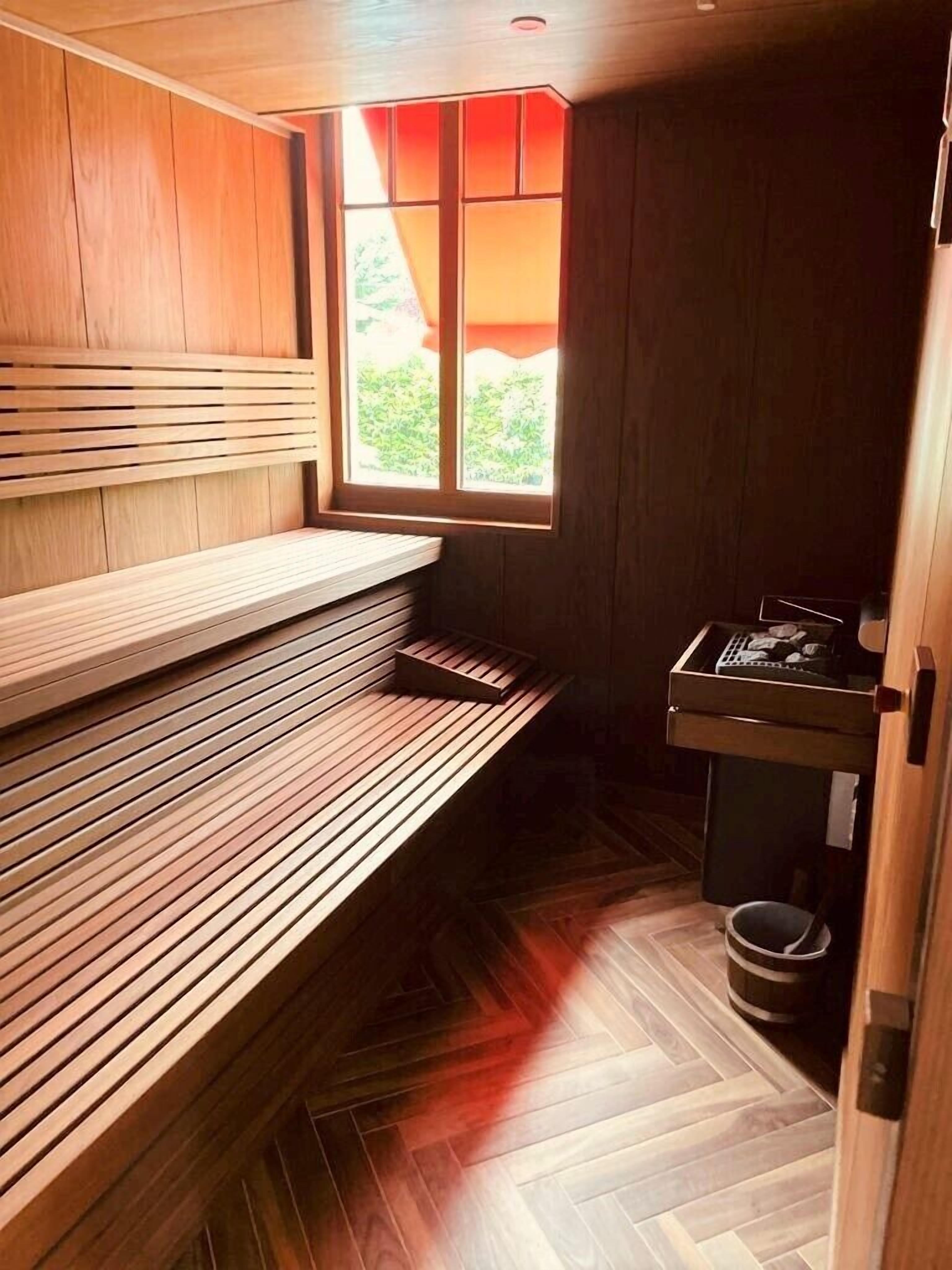 sauna, hot tub, steam room, body treatments, hot stone massages