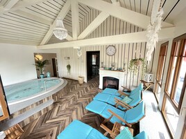 Sauna, hot tub, steam room, body treatments, hot stone massages