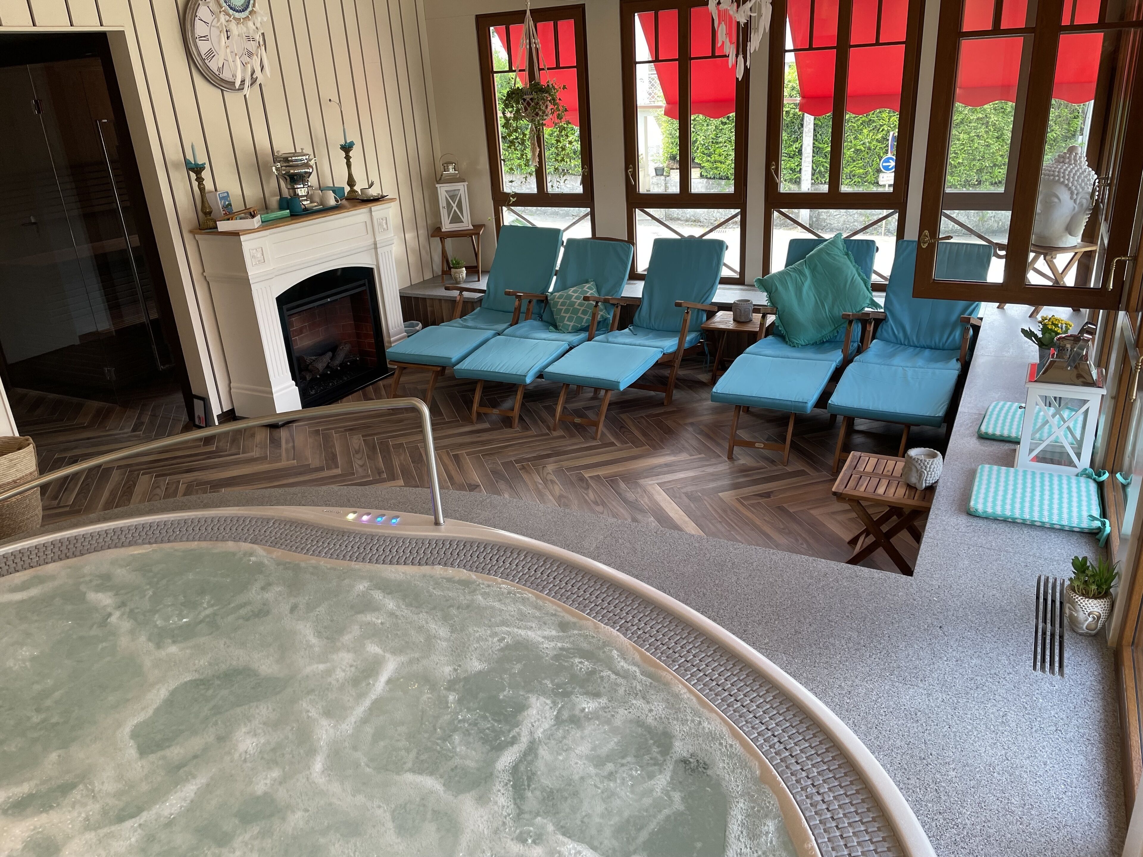 sauna, hot tub, steam room, body treatments, hot stone massages