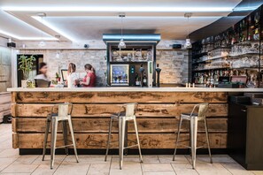 Bar (en el alojamiento)