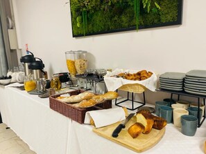 Frukostbuffé varje dag mot avgift