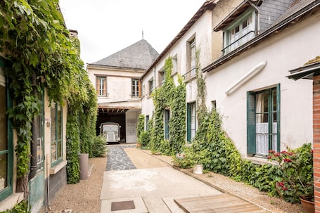 Extérieur. Hotel De France - LOGIS DE FRANCE