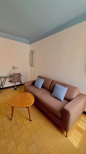 Leilighet – city | Oppholdsområde | TV