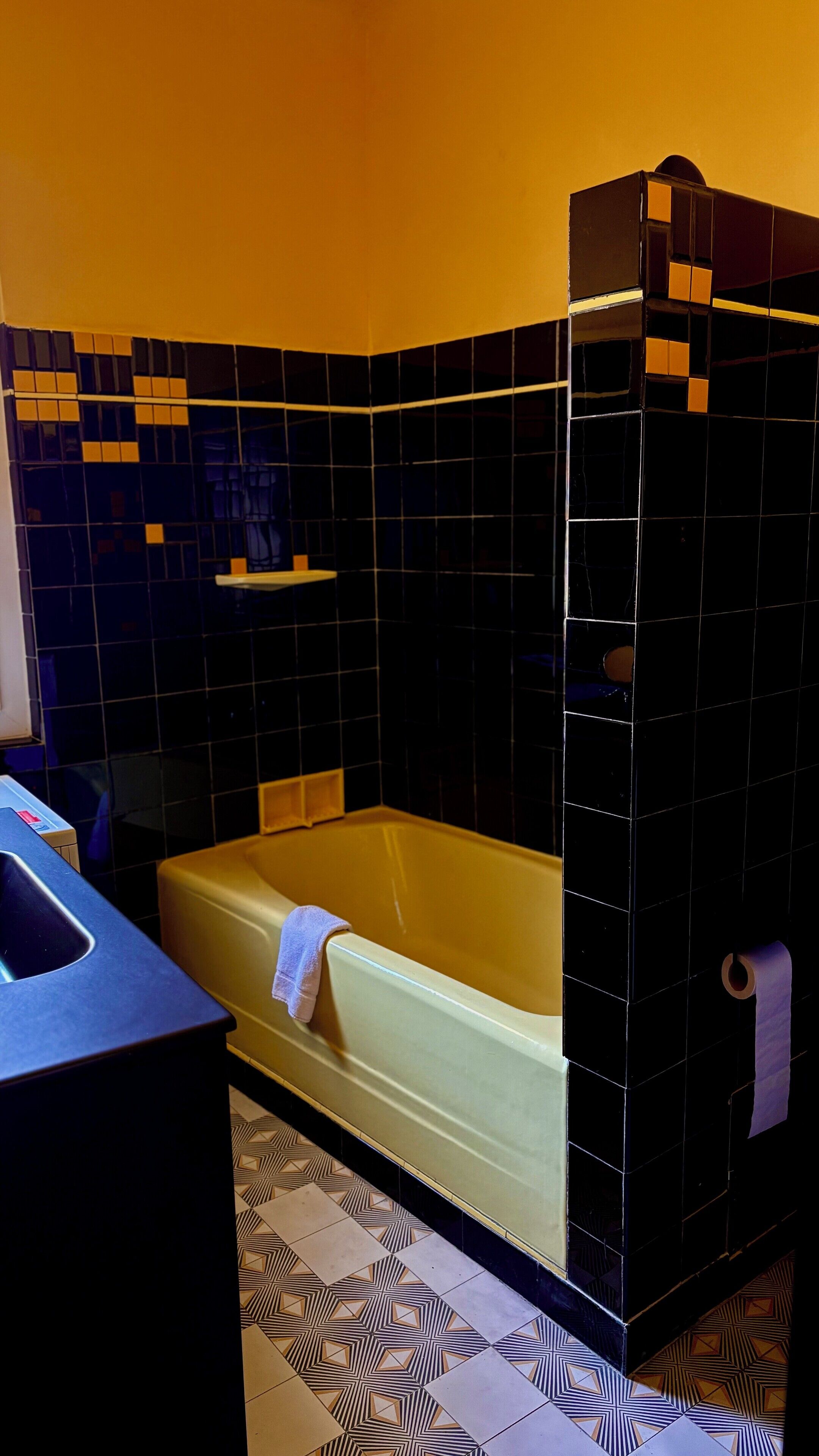 city apartment | bathroom | shower, free toiletries, hair dryer, towels