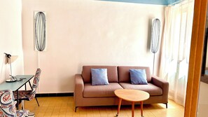 Leilighet – city | Oppholdsområde | TV