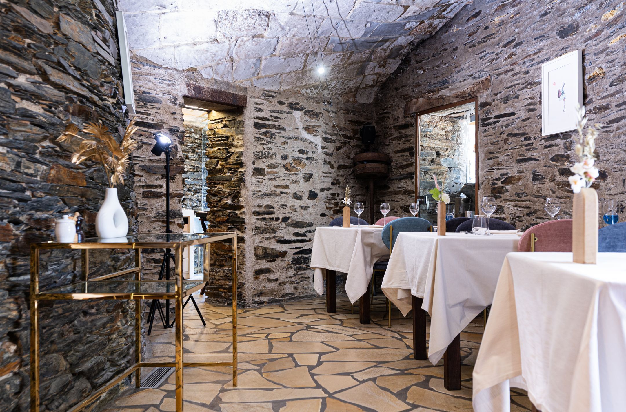 Lunch and dinner served