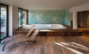 Body treatments, body scrubs, facials, manicures and pedicures - Logis Hôtel Domaine du Moulin Cavier - Restaurants & Spa (Avrille)