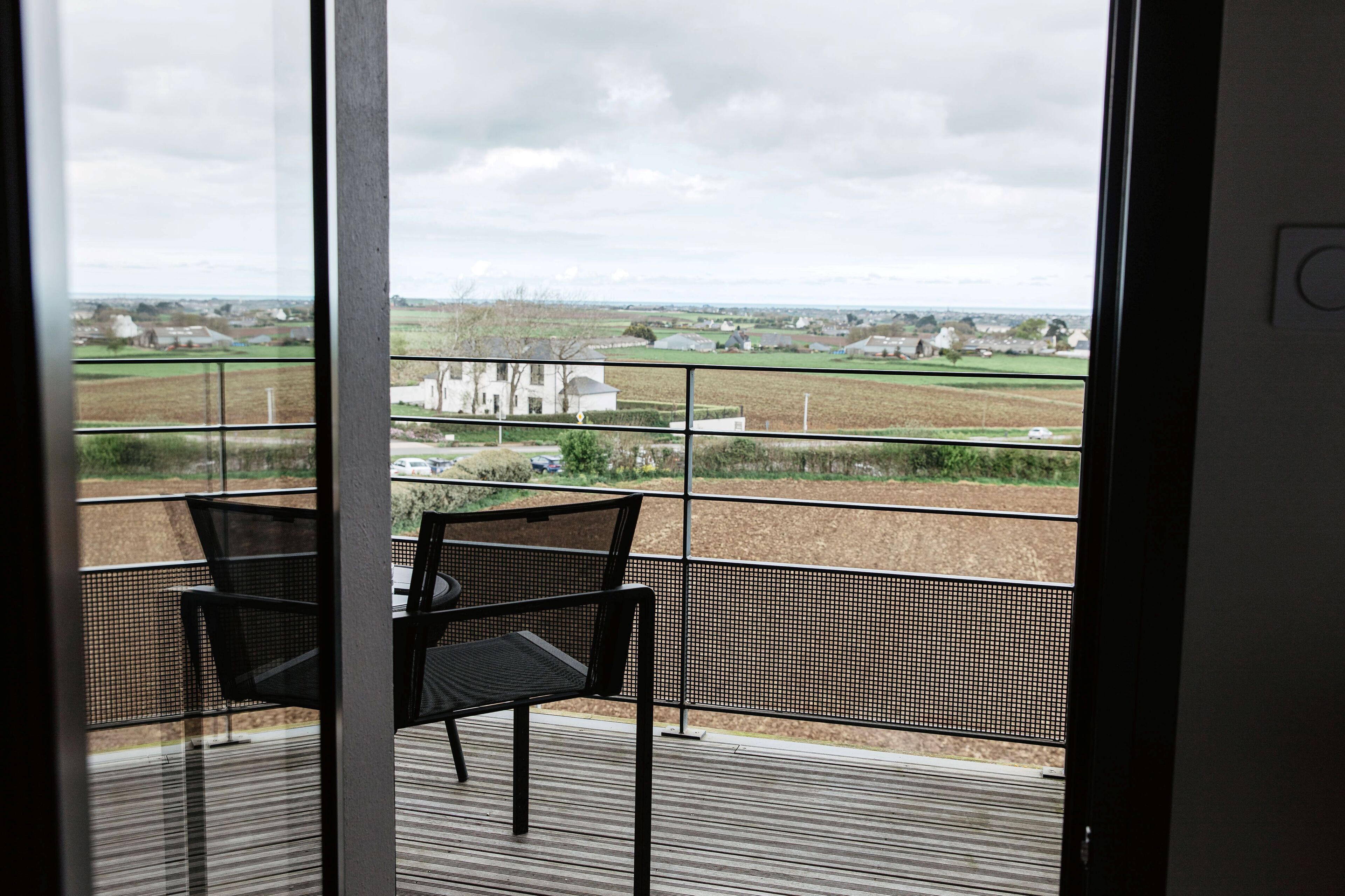 junior suite, 1 king bed | premium bedding, in-room safe, desk, blackout curtains