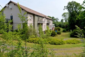 Exterior - Le Tulipier (Vienne-le-Chateau)