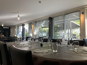 Breakfast, lunch and dinner served  - Hôtel de la Mer (La Tranche-sur-Mer)