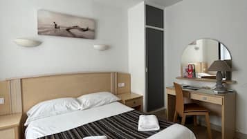 Standard Double Room | Desk, iron/ironing board (on request), WiFi (free)