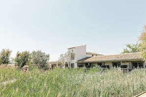 Exterior - Hôtel restaurant Les Arnelles (Saintes-Maries-de-la-Mer)