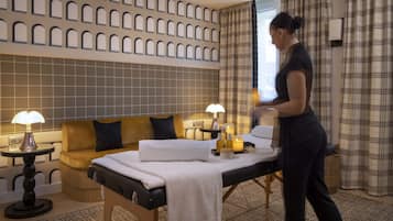 Hot tub, steam room, massages