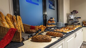 Daily buffet breakfast for a fee - Hôtel Beau Rivage (Gerardmer)