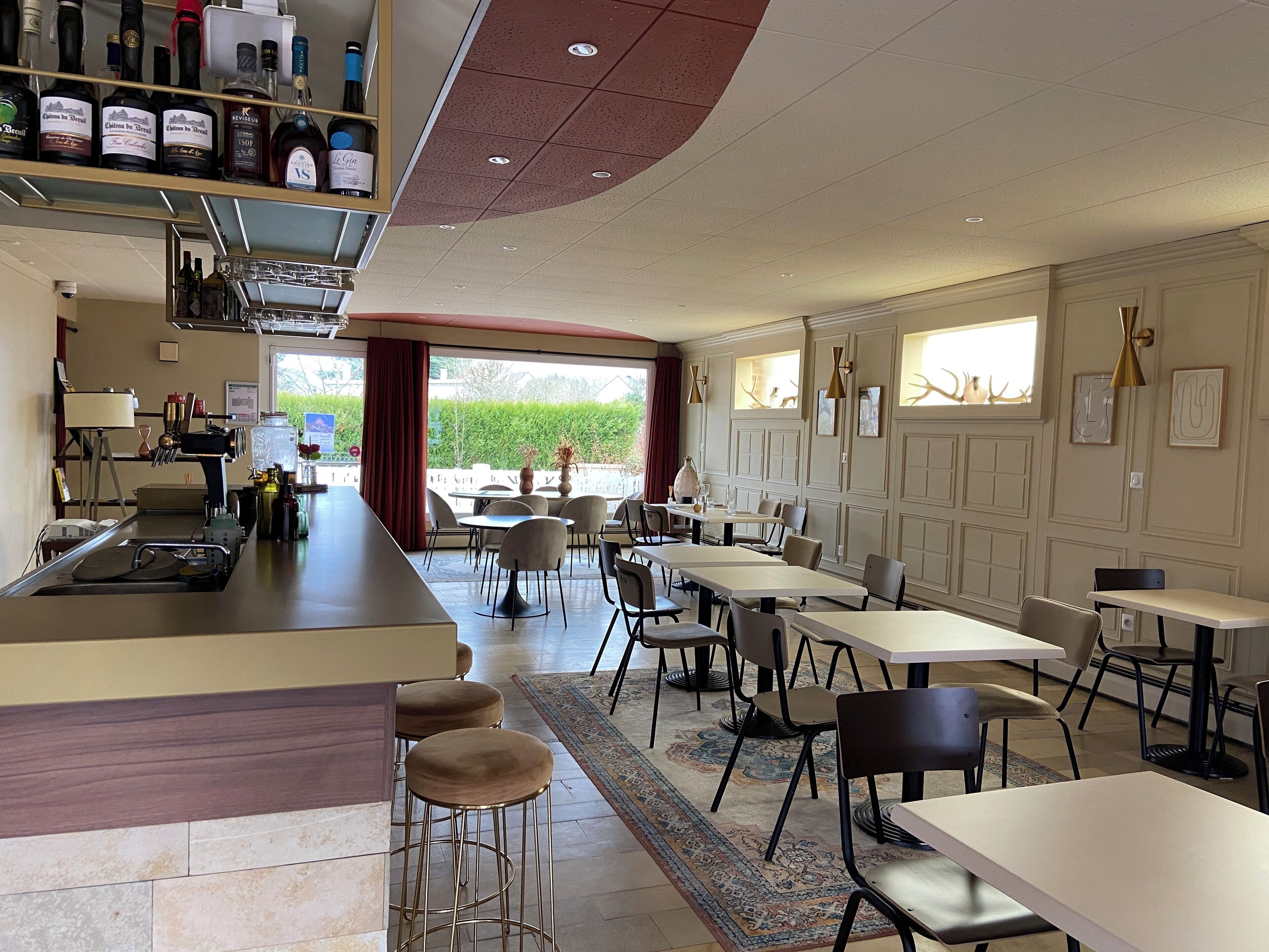 breakfast and dinner served