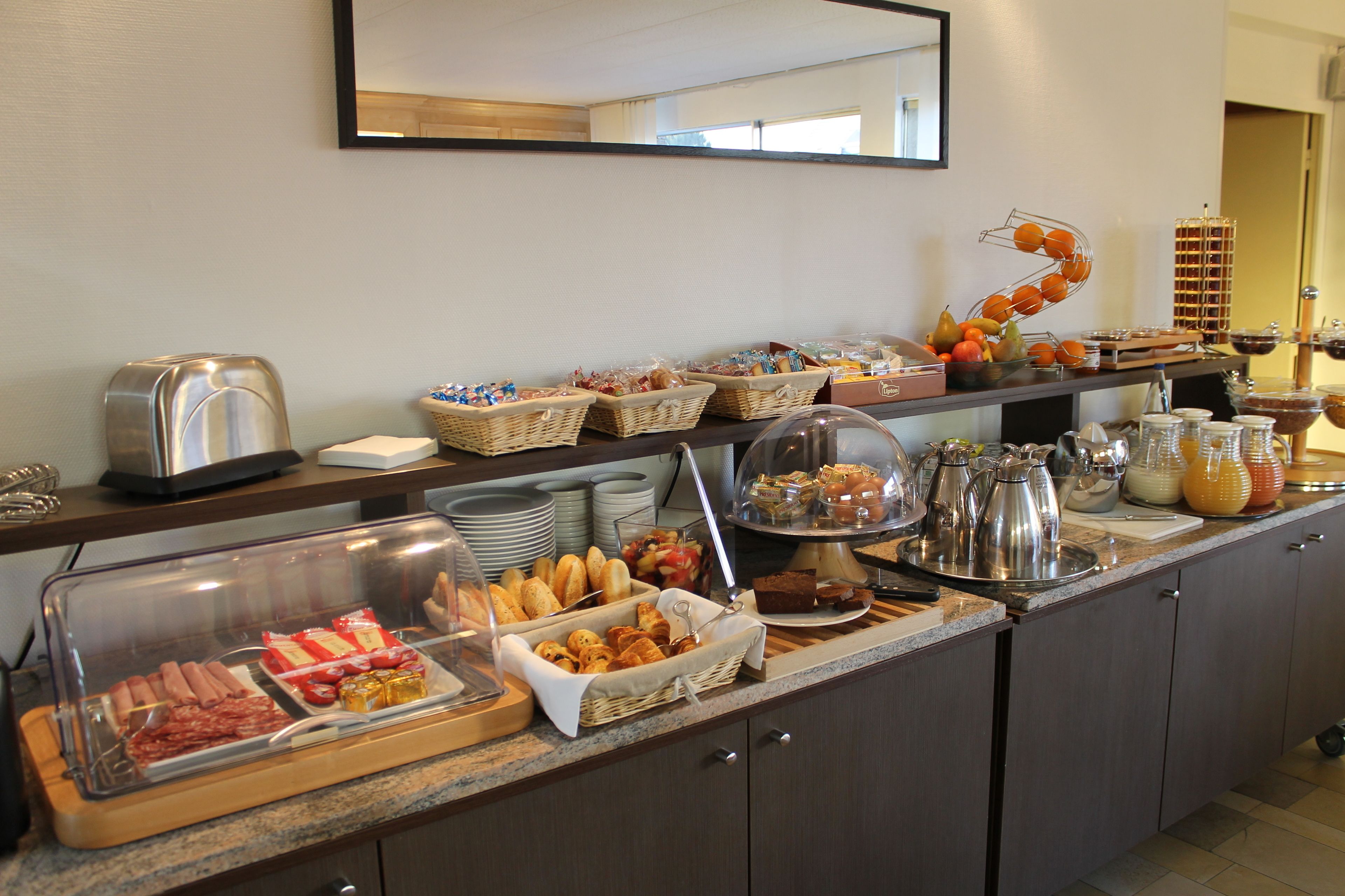 daily buffet breakfast (eur 15 per person)