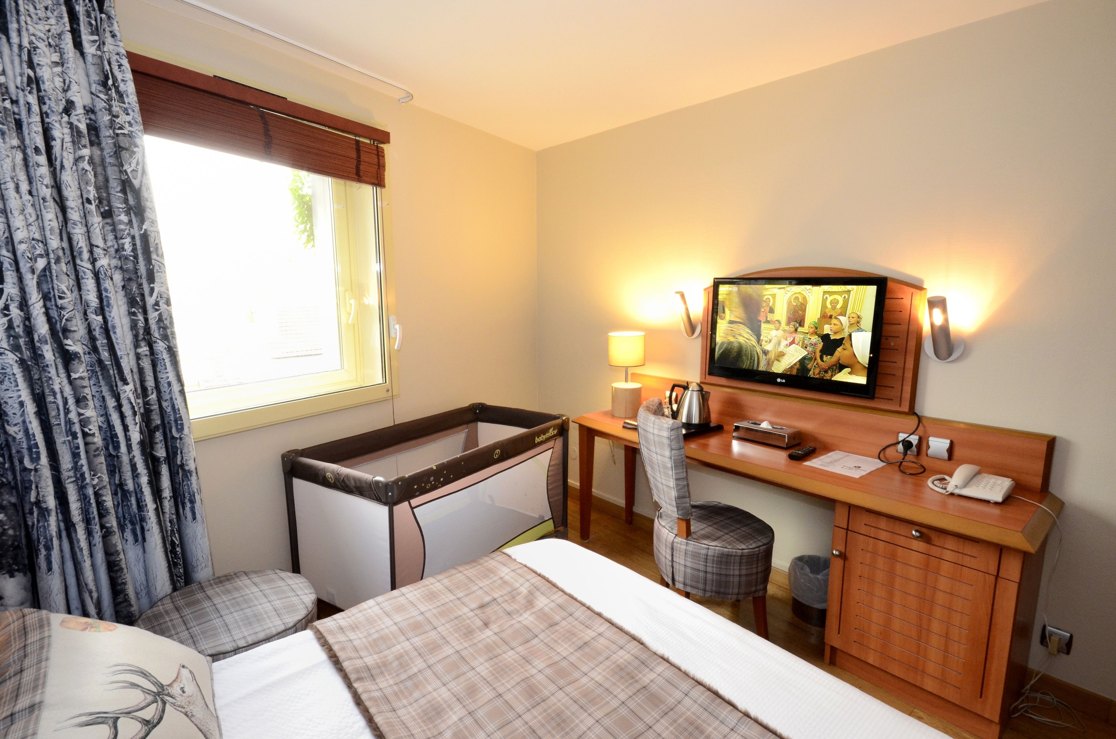 classic double or twin room | room amenity