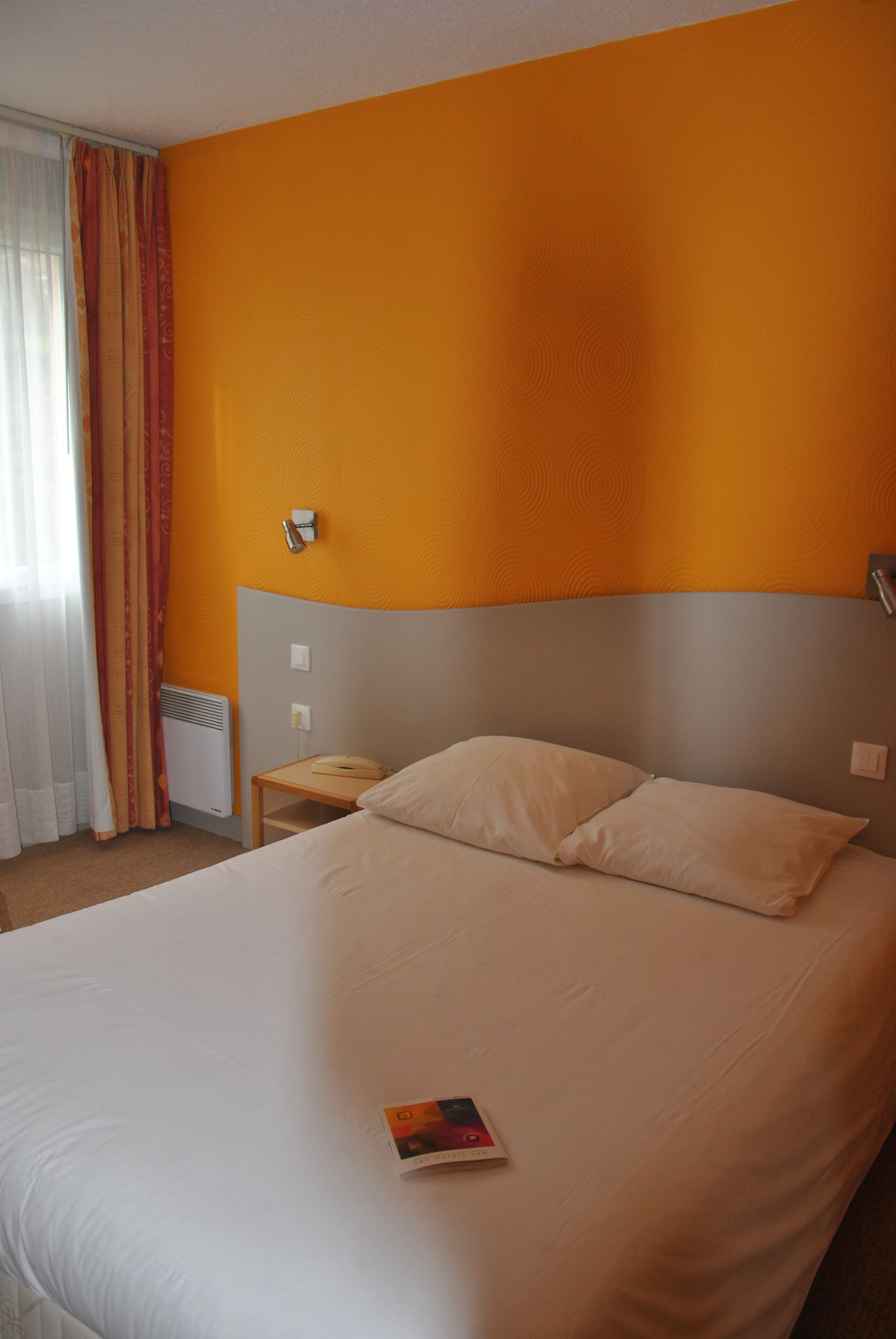double room | desk, iron/ironing board, free cots/infant beds, free wifi