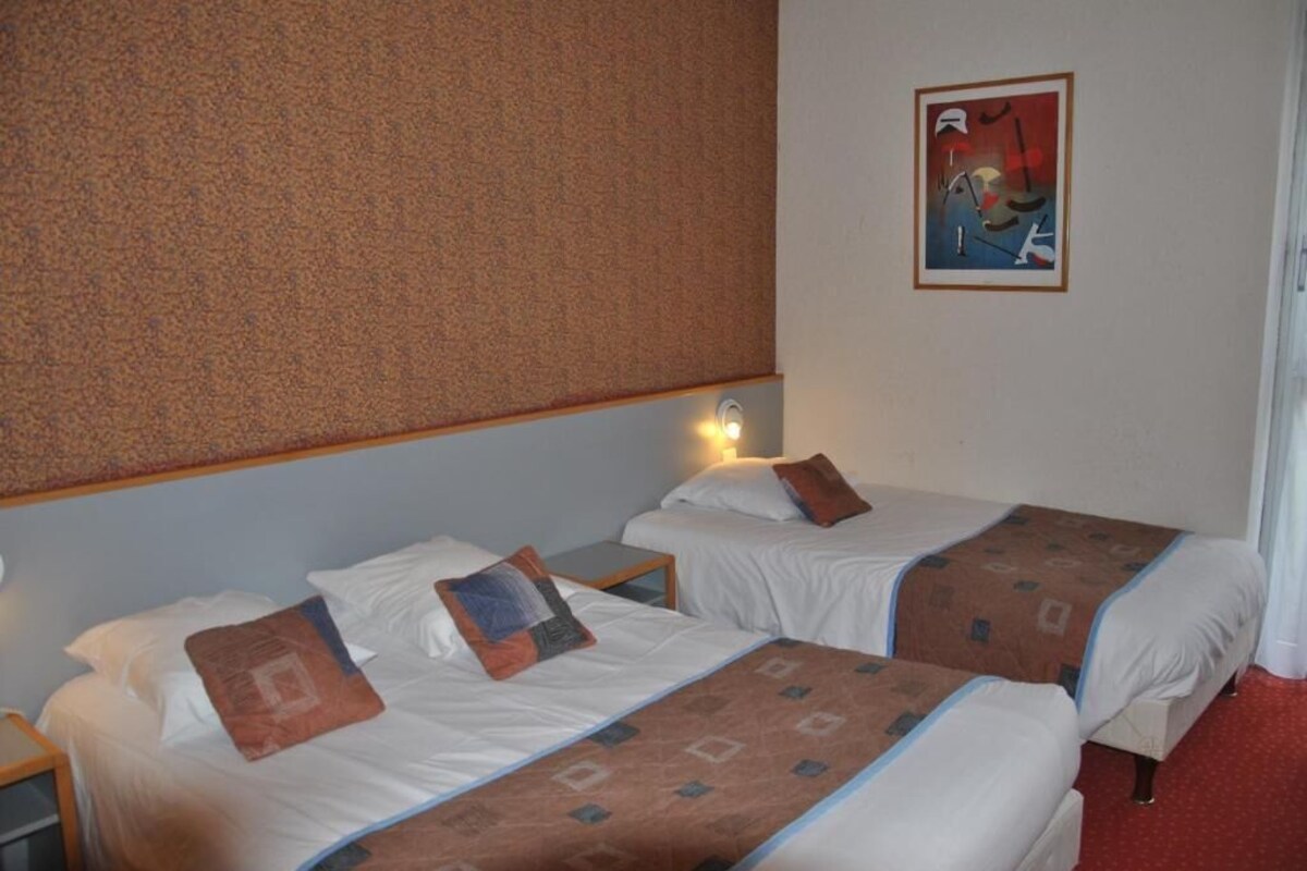 Desk, iron/ironing board, free WiFi, bed sheets