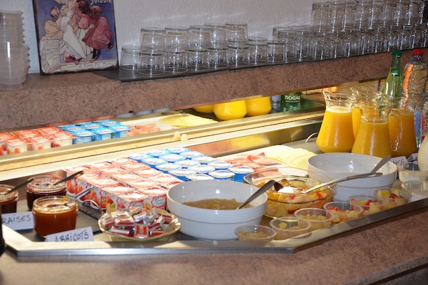 Daily buffet breakfast (EUR 9.9 per person)