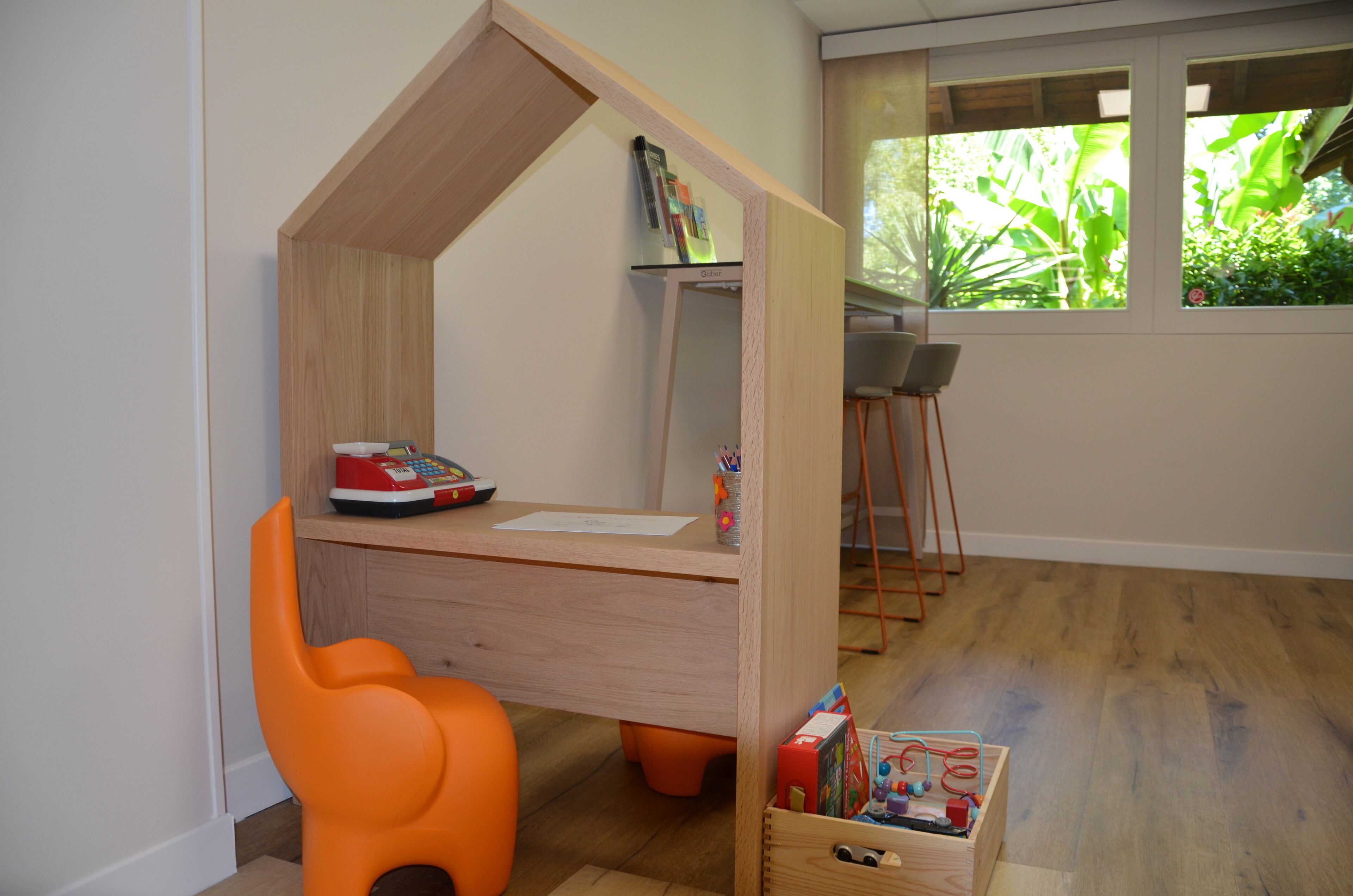 80-cm smart tv with digital channels, tv