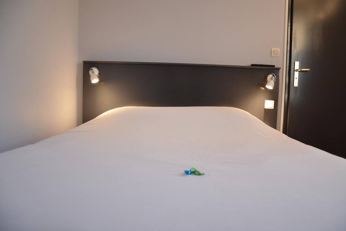 comfort double or twin room | 1 bedroom, desk, laptop workspace, blackout curtains