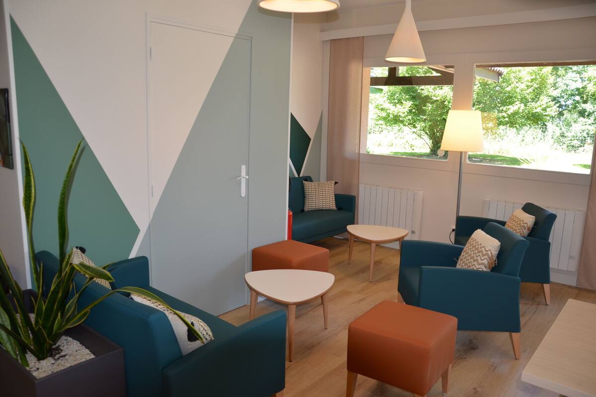 80-cm smart tv with digital channels, tv