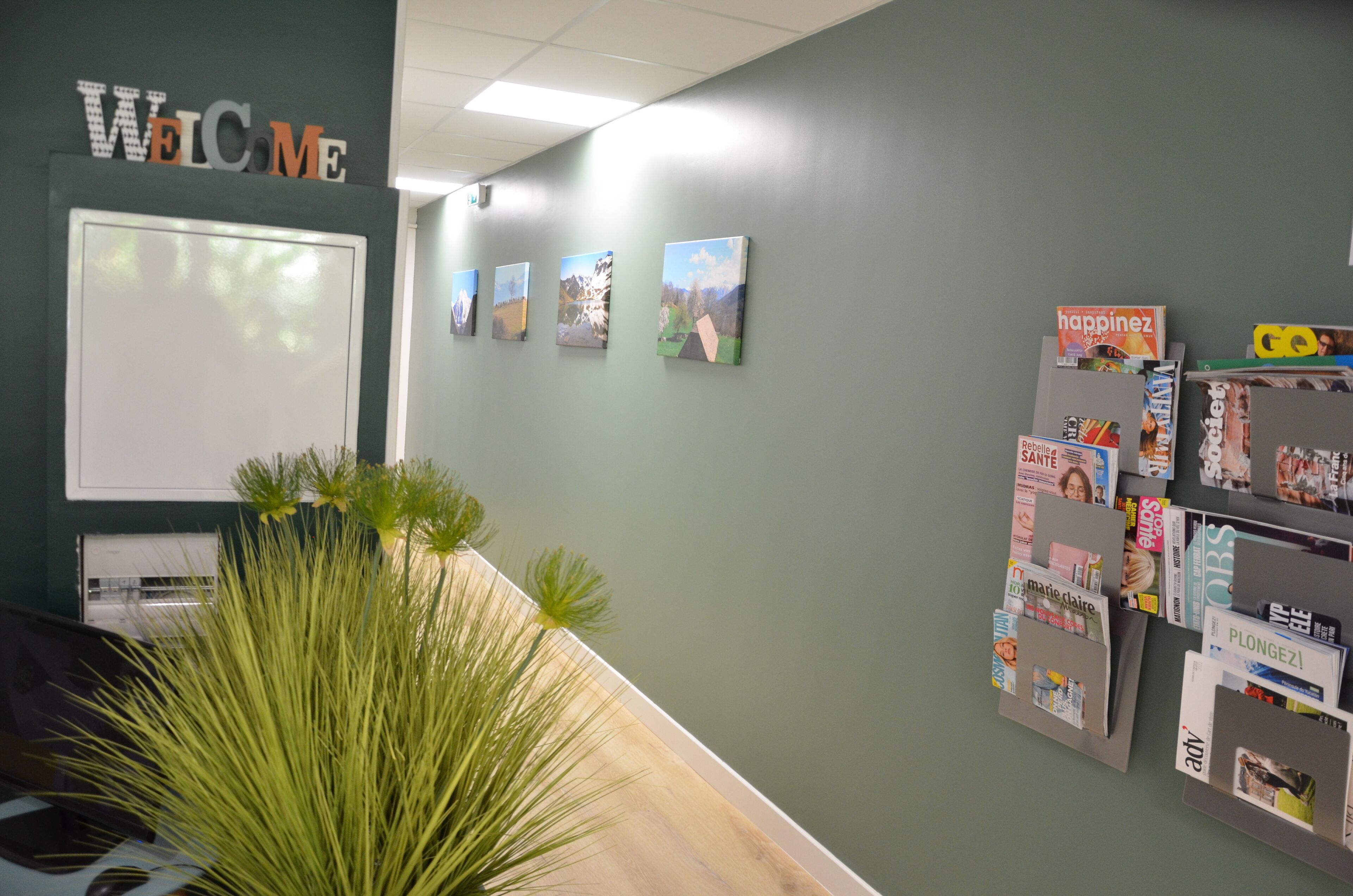 Smart TV de 80 cm con canales digitales y televisión 