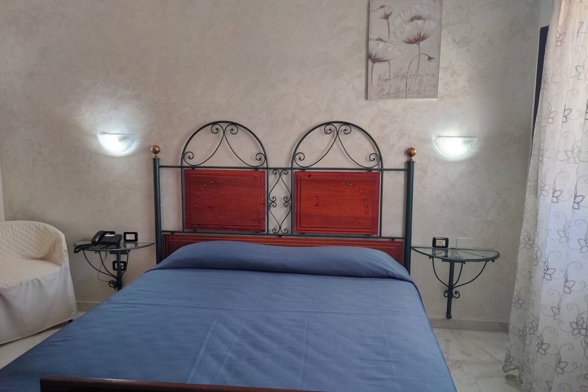 minibar, in-room safe, desk, iron/ironing board