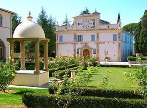 Fachada de la propiedad