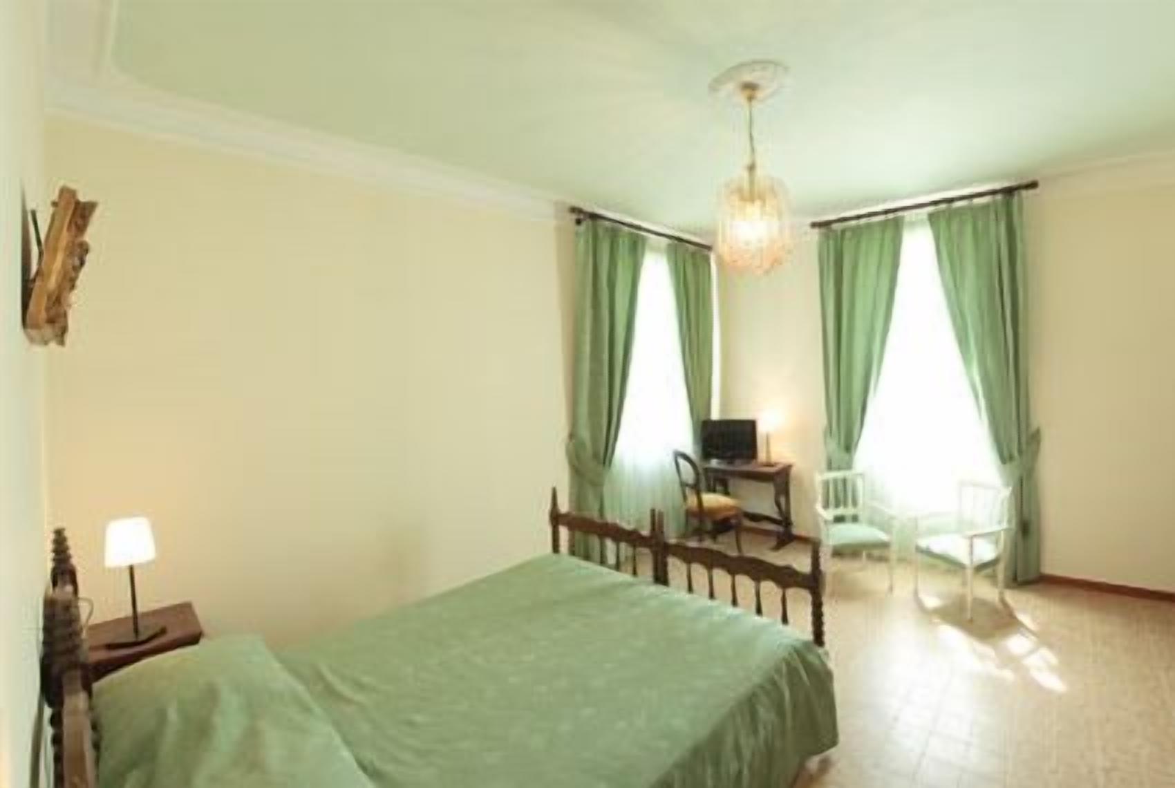 standard double room single use | minibar, in-room safe, desk, free wifi