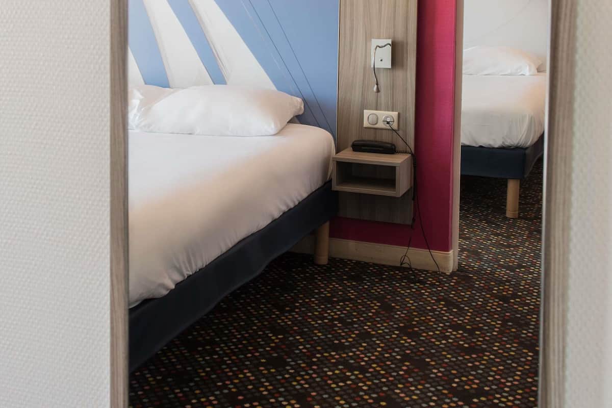 Svit Standard - flera sÀngar | SÀngtillbehör av högsta kvalitet, bÀddmadrasser och skrivbord