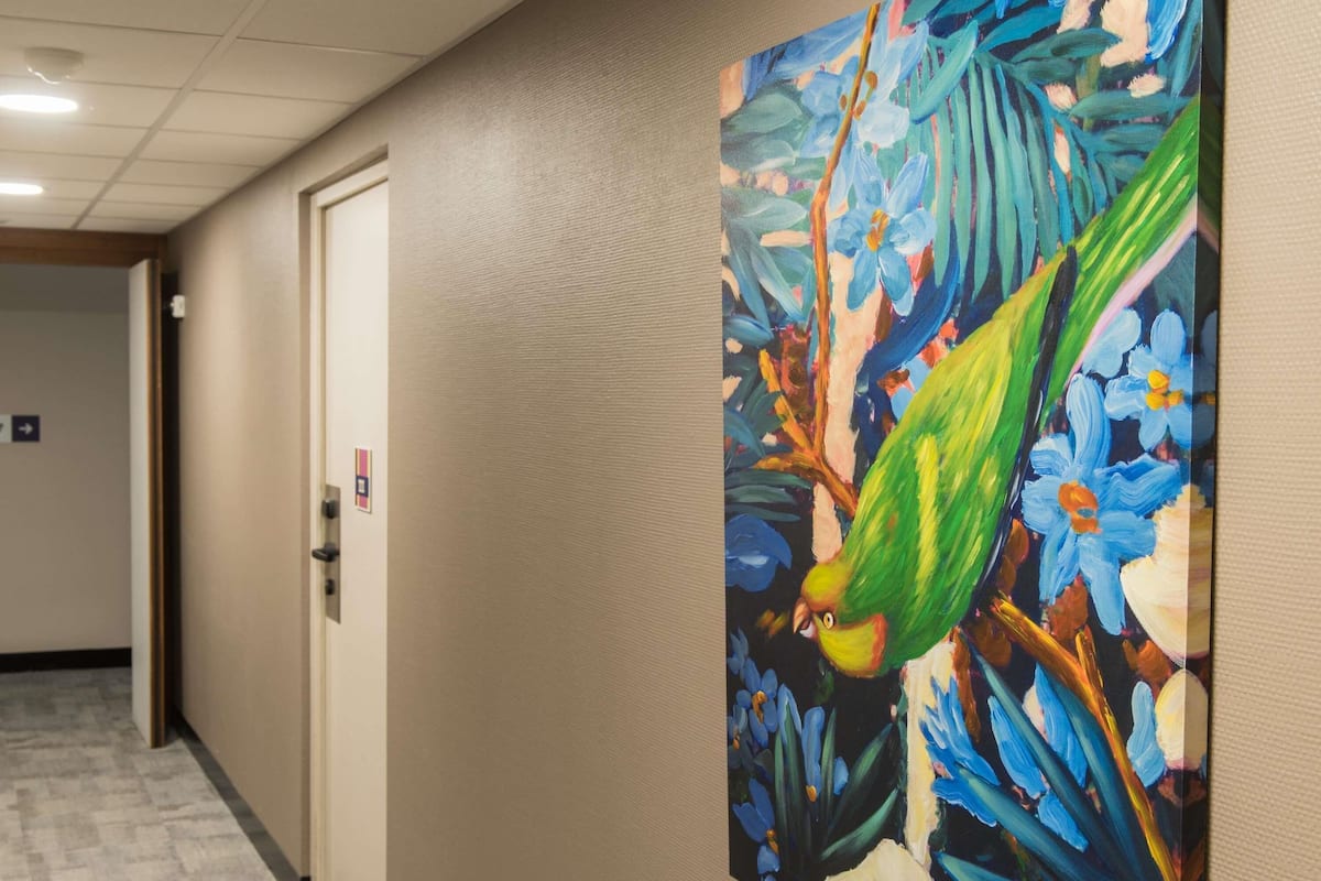 SÀngtillbehör av högsta kvalitet, bÀddmadrasser och skrivbord