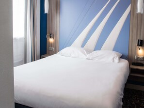 Premium bedding, pillow-top beds, desk, blackout curtains - ibis Styles Saint Gilles Croix de Vie (Saint-Gilles-Croix-de-Vie)