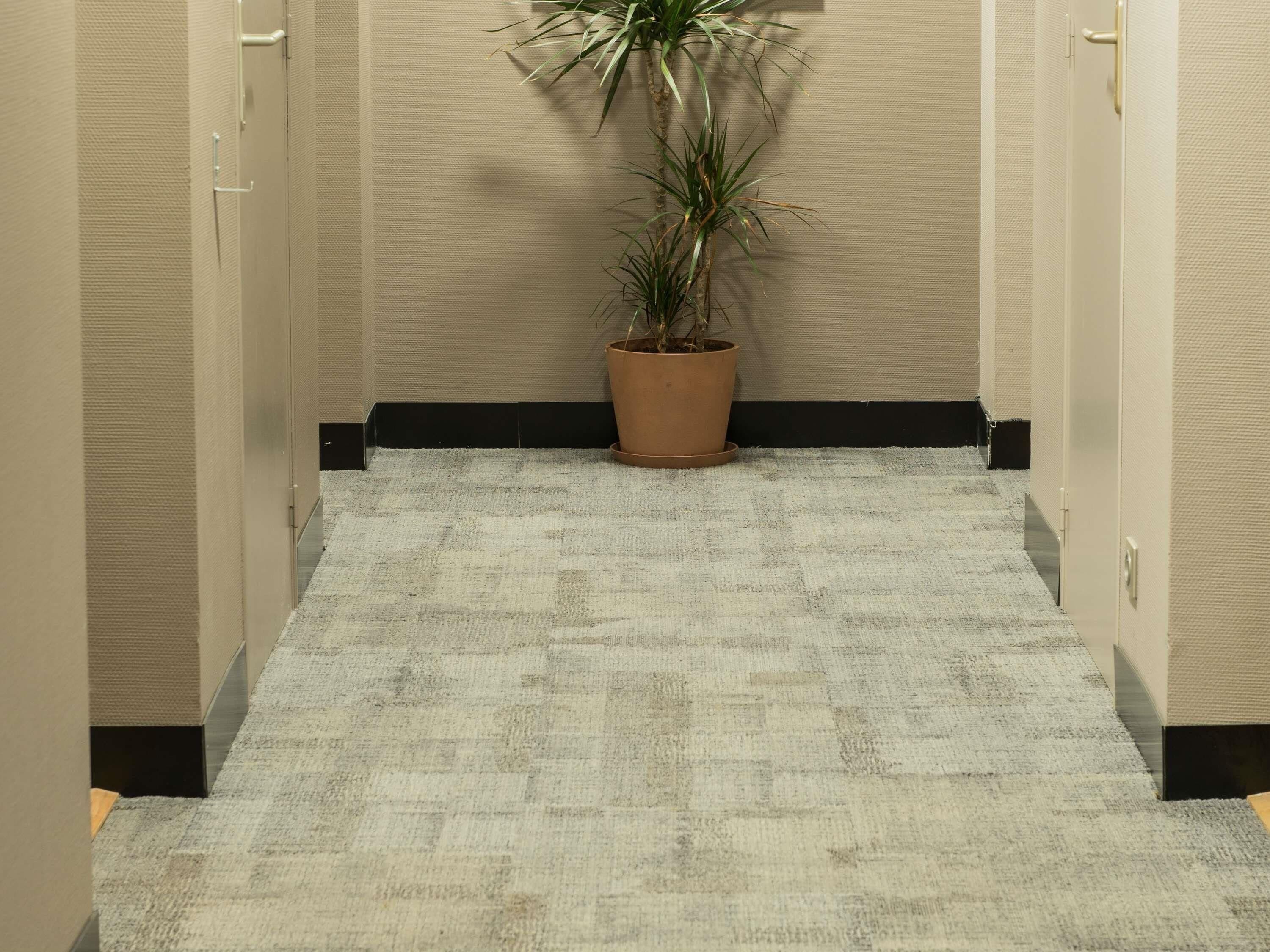 Rum - 1 dubbelsäng - balkong | Sängtillbehör av högsta kvalitet, bäddmadrasser och skrivbord