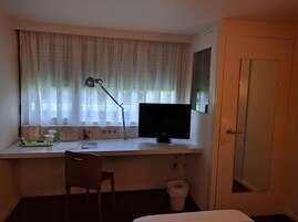 Standard Room, 2 Twin Beds | Premium bedding, desk, soundproofing, free WiFi