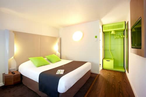 Standard Room, 1 Double Bed | Premium bedding, desk, soundproofing, free WiFi