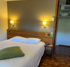 Premium bedding, desk, blackout curtains, iron/ironing board