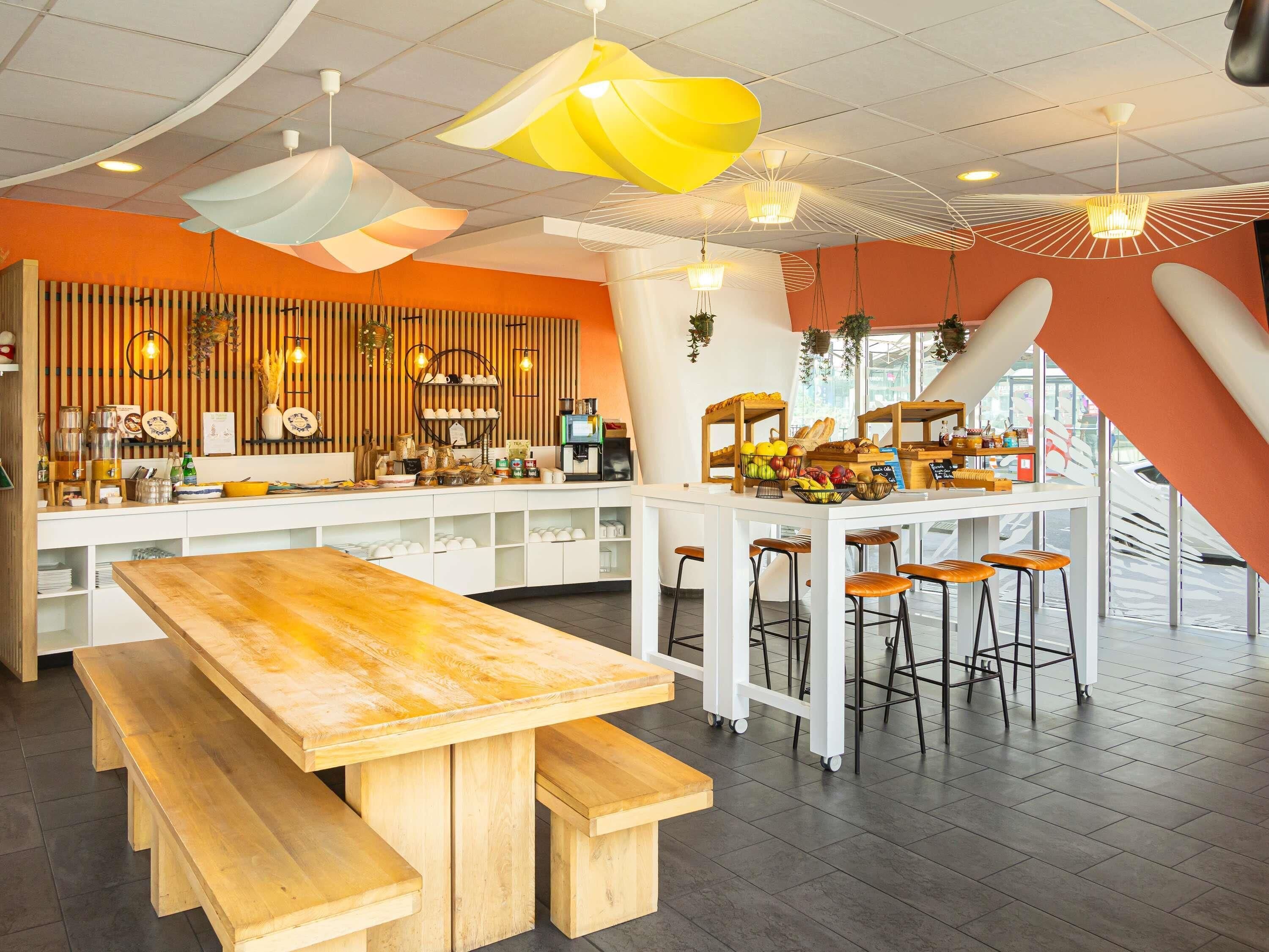 daily buffet breakfast (eur 20 per person)