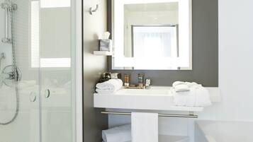 Executive Suite, Multiple Beds | In-room safe, desk, blackout drapes, soundproofing