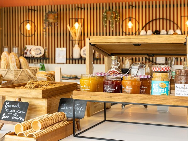 Desayuno buffet entre semana (EUR 21 por persona) 