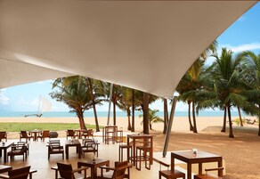 Desayuno buffet todos los días (con cargo)