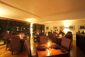 4 restaurants servant le dĂźner