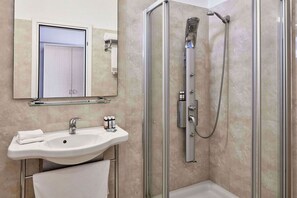 Egyptian cotton sheets, premium bedding, pillowtop beds, minibar - Lagos Mare Hotel (Naxos)