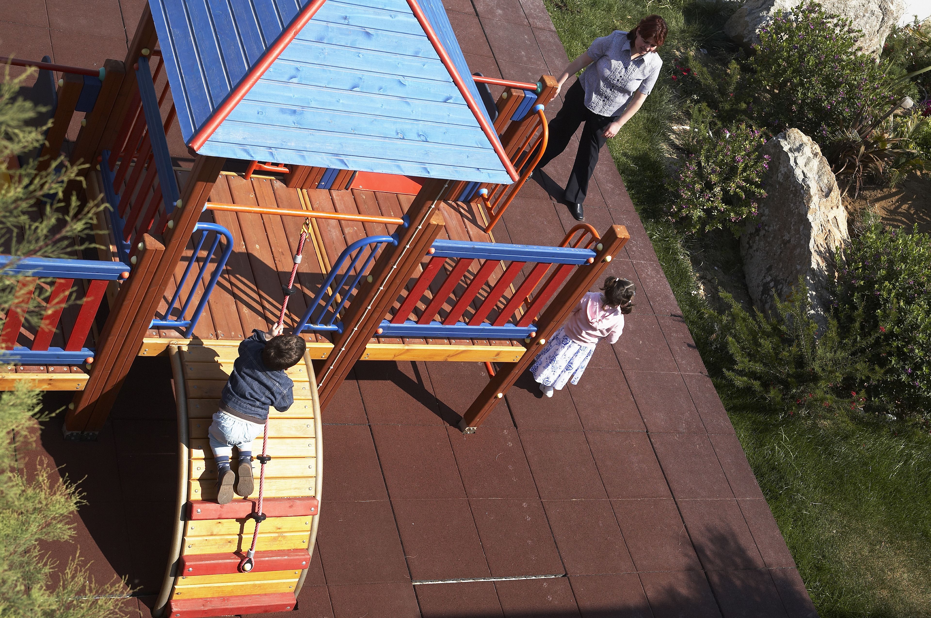 children’s play area – outdoor