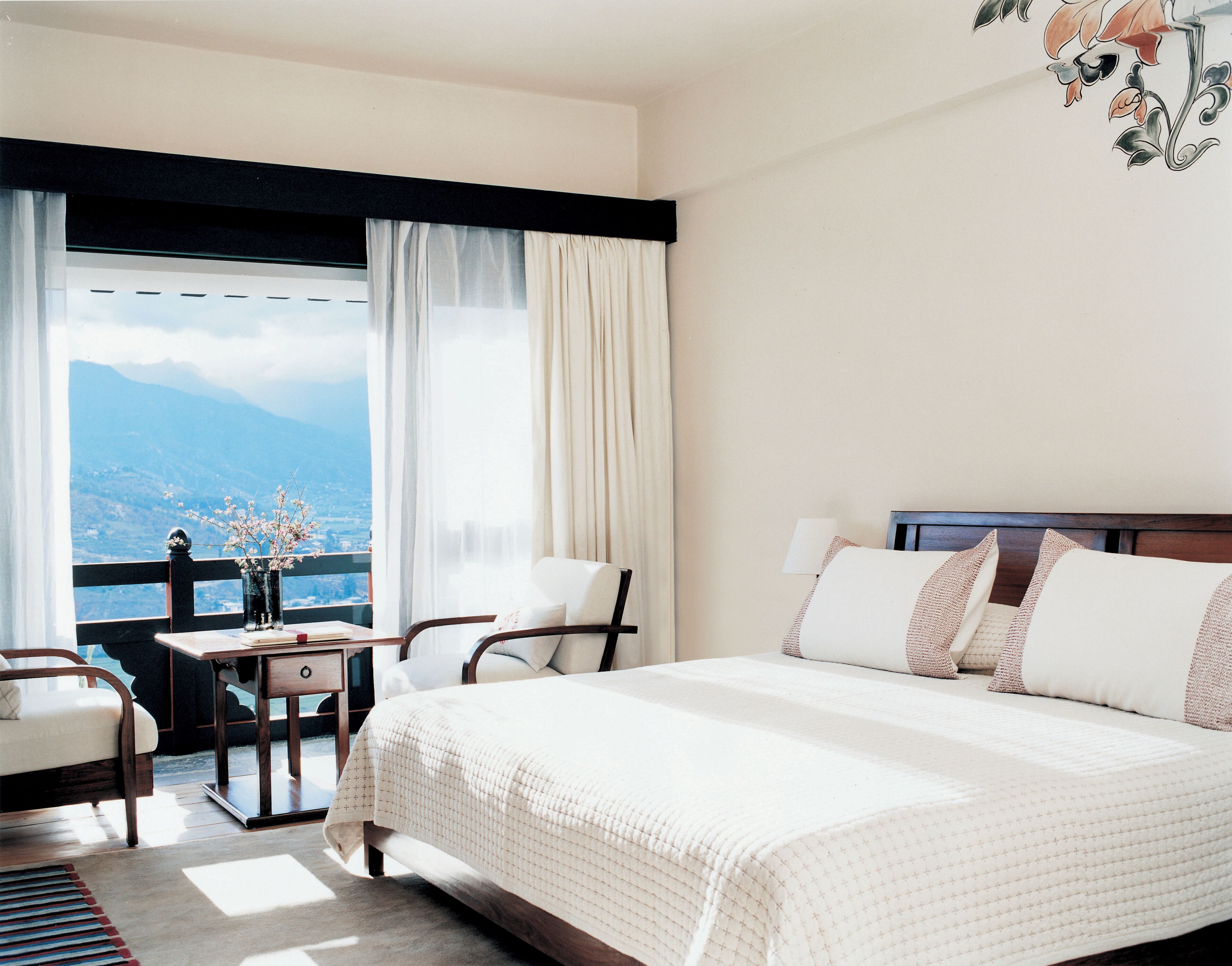 Ropa de cama hipoalergénica y minibar 