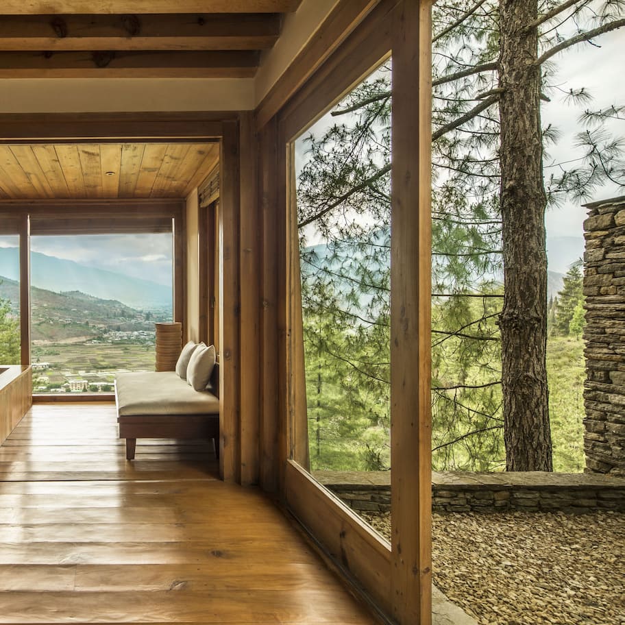 Couples treatment rooms, sauna, steam room, body treatments