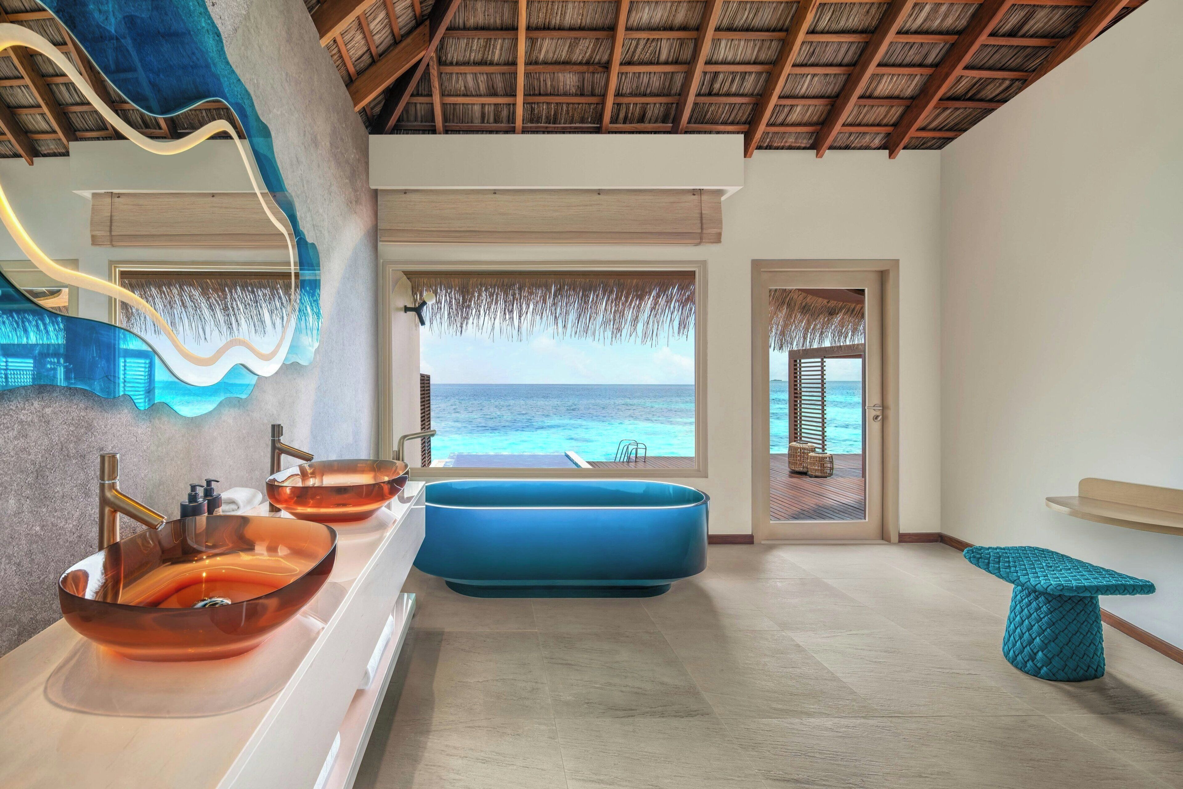 separate bathtub and shower, rainfall showerhead, free toiletries