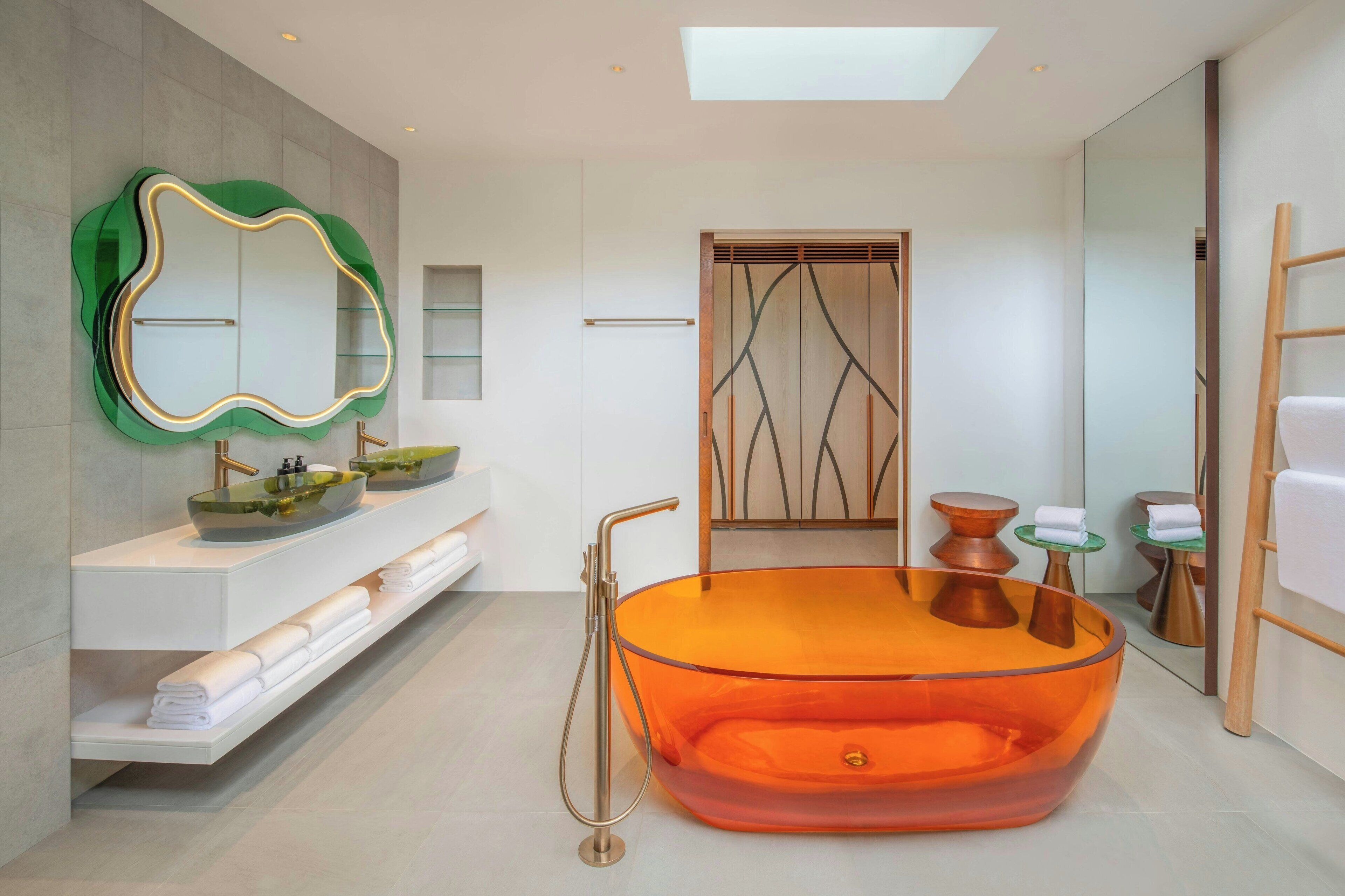 separate bathtub and shower, rainfall showerhead, free toiletries